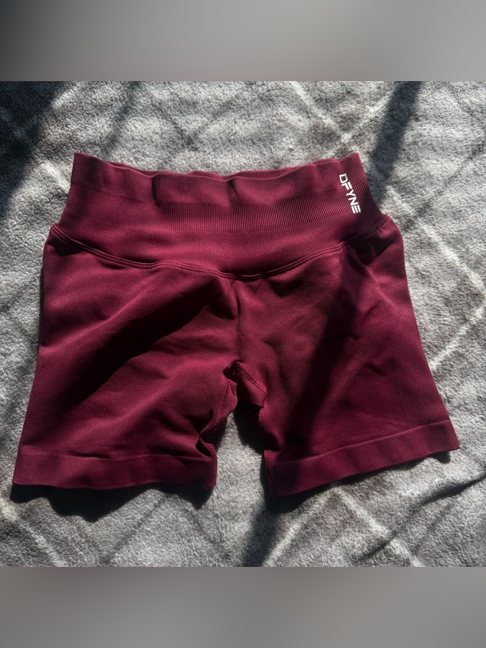 DFYNE Winter Berry Impact 4.5’ Small